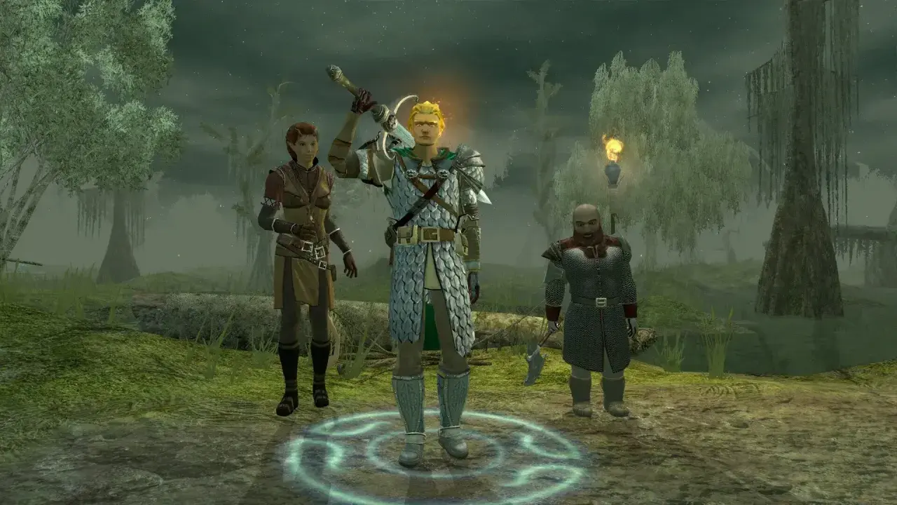 Tres aventureros en un pantano brumoso, listos para la acción en Neverwinter Nights 2.