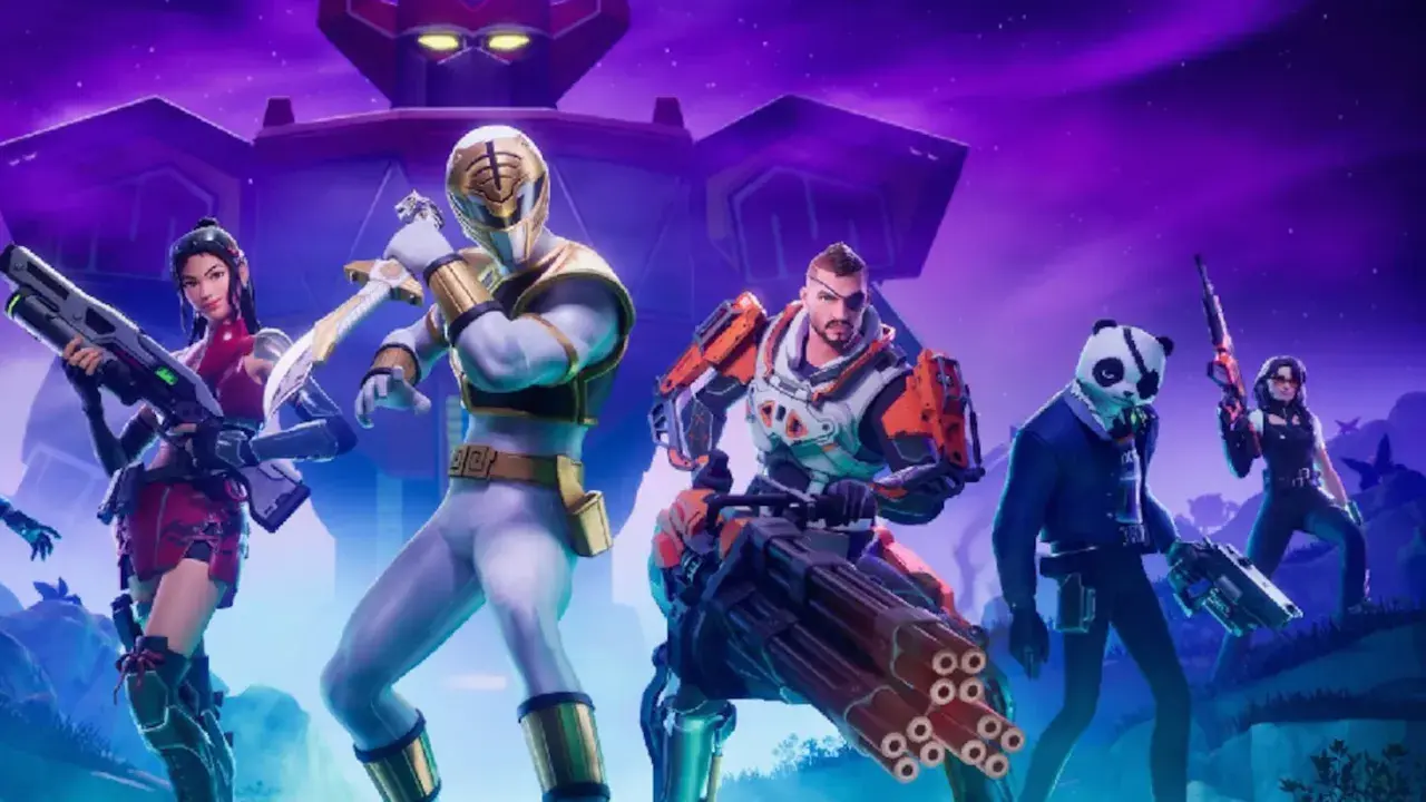 Personajes de Fortnite listos para la batalla, quizás cuando acaba la temporada de Fortnite. Un guerrero blanco y dorado, una mujer con rifle, un hombre con un brazo robótico y un panda.