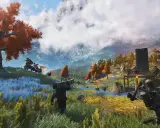 Un dragón alado se posa bajo un árbol de hojas rojas. Hombres cargan madera en un paisaje de flores azules y amarillas, con un pueblo y montañas al fondo. Luz natural, sin fuego.