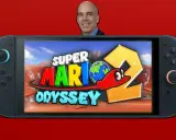 Un hombre sonríe sobre una Nintendo Switch que muestra el logo de Super Mario Odyssey 2, con Cappy y un planeta Tierra.