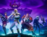 Personajes de Fortnite listos para la batalla, quizás cuando acaba la temporada de Fortnite. Un guerrero blanco y dorado, una mujer con rifle, un hombre con un brazo robótico y un panda.