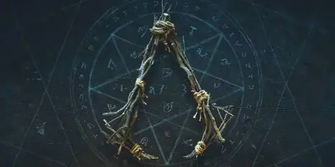 Símbolo de **assassins creed hexe** hecho de ramas, colgado sobre un círculo con runas y símbolos arcanos.