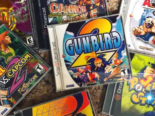 Cajas de los mejores juegos de Dreamcast: Marvel vs. Capcom 2, Gunbird 2, Power Stone 2, Gigawing, Cannon Spike y Street Fighter Alpha 3.