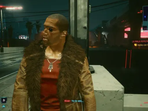 Un hombre con un abrigo de piel y un collar con plumas mira a un lado. En el fondo, luces de neón y la indicación "LA MALA REPUTACIÓN" sugieren un ambiente cyberpunk.