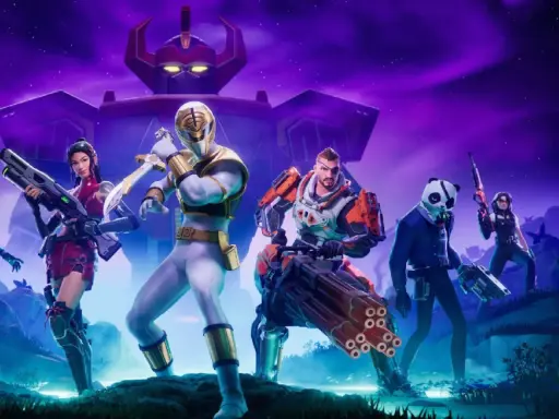 Personajes de Fortnite listos para la batalla, quizás cuando acaba la temporada de Fortnite. Un guerrero blanco y dorado, una mujer con rifle, un hombre con un brazo robótico y un panda.