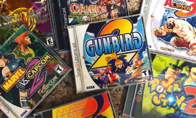 Cajas de los mejores juegos de Dreamcast: Marvel vs. Capcom 2, Gunbird 2, Power Stone 2, Gigawing, Cannon Spike y Street Fighter Alpha 3.