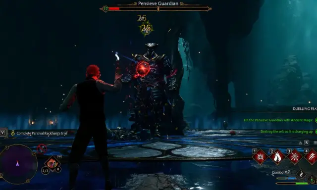 Un mago se enfrenta a un guardián en la prueba de Percival Rackham. El guardián tiene un orbe brillante en el pecho.