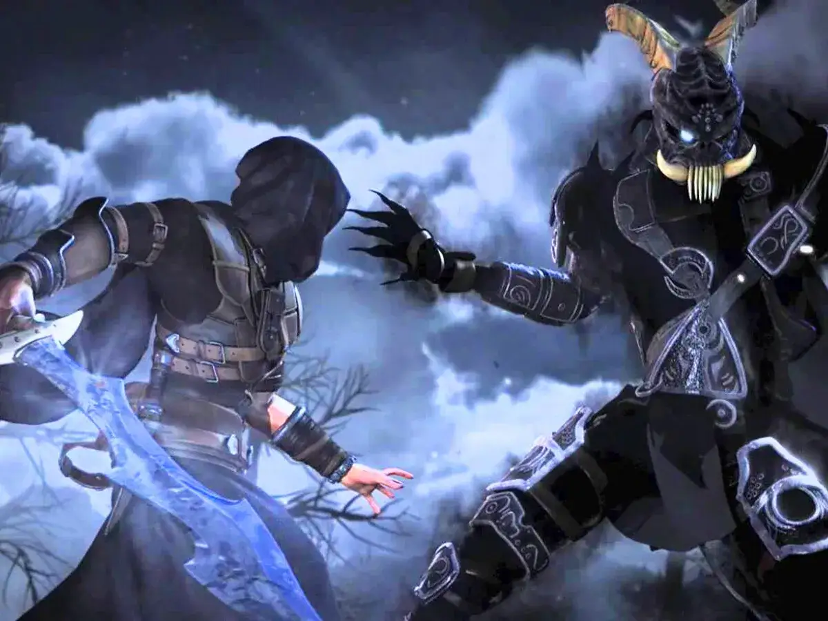 Un guerrero encapuchado con una espada azul se enfrenta a un demonio con armadura negra y cuernos. Escena de Neverwinter Nights 2.